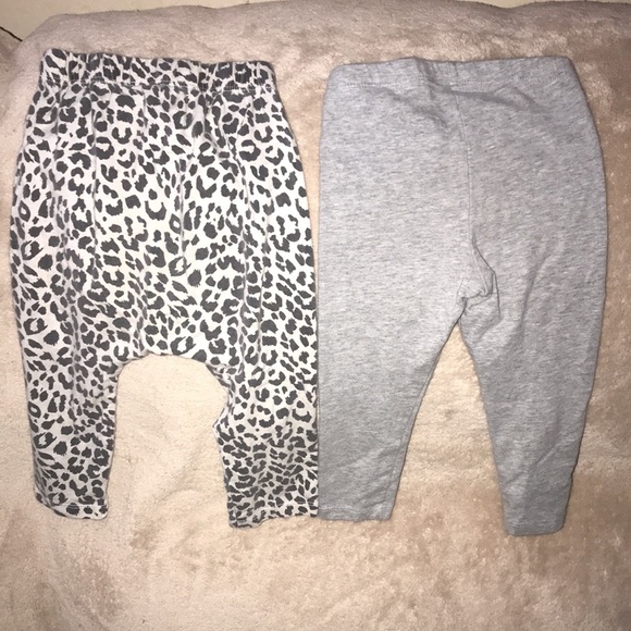 Bundle of two leggings animal print and solid grey 💕 - Picture 2 of 3